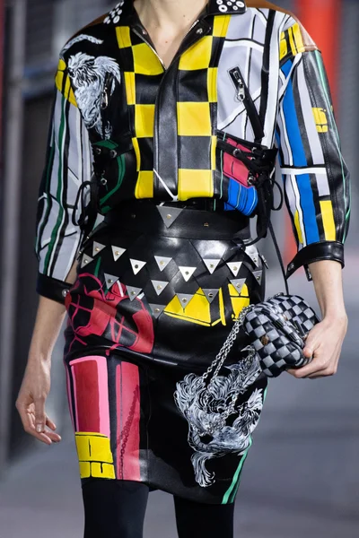 Look 120